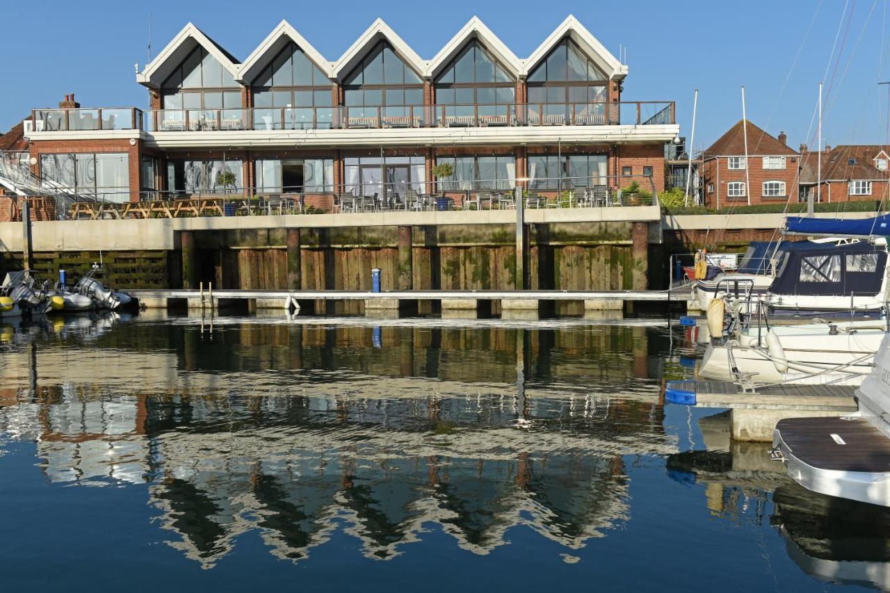 Royal Southern Yacht Club Hamble-le-Rice Extérieur photo