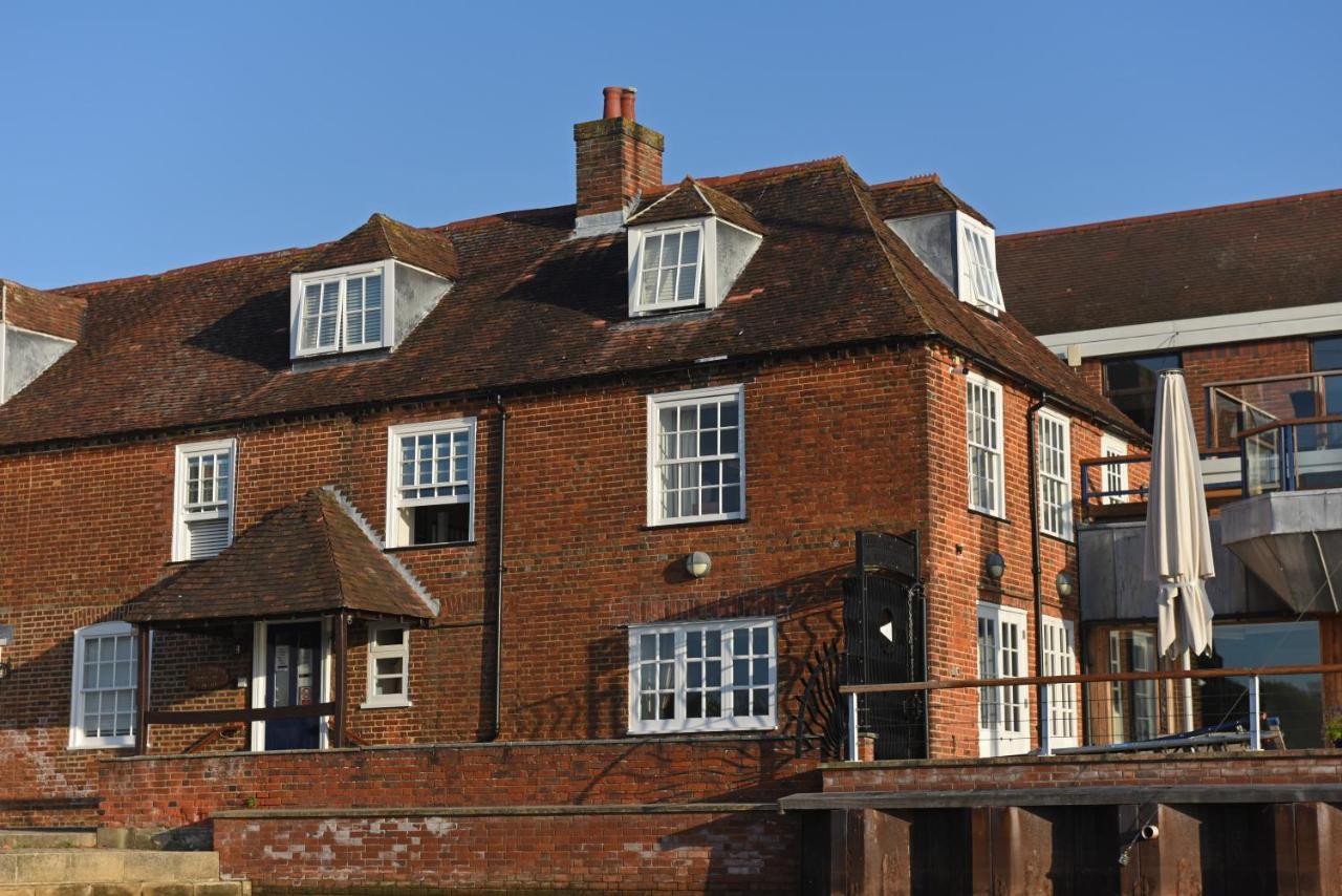 Royal Southern Yacht Club Hamble-le-Rice Extérieur photo