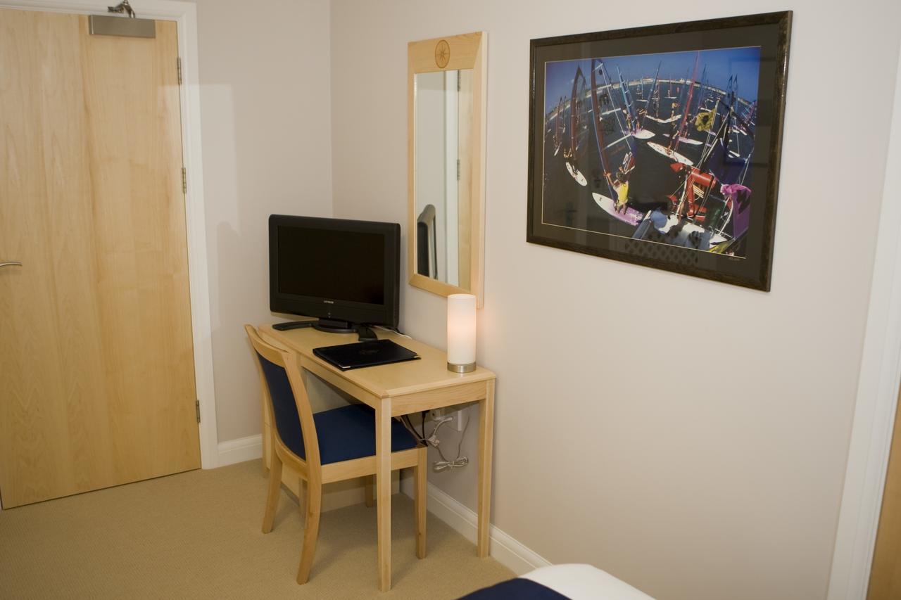 Royal Southern Yacht Club Hamble-le-Rice Extérieur photo