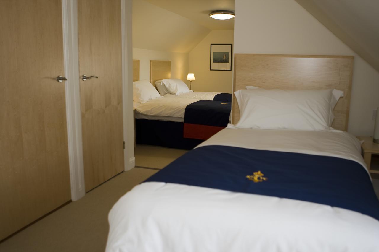 Royal Southern Yacht Club Hamble-le-Rice Extérieur photo