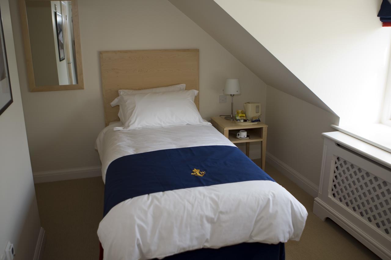 Royal Southern Yacht Club Hamble-le-Rice Extérieur photo