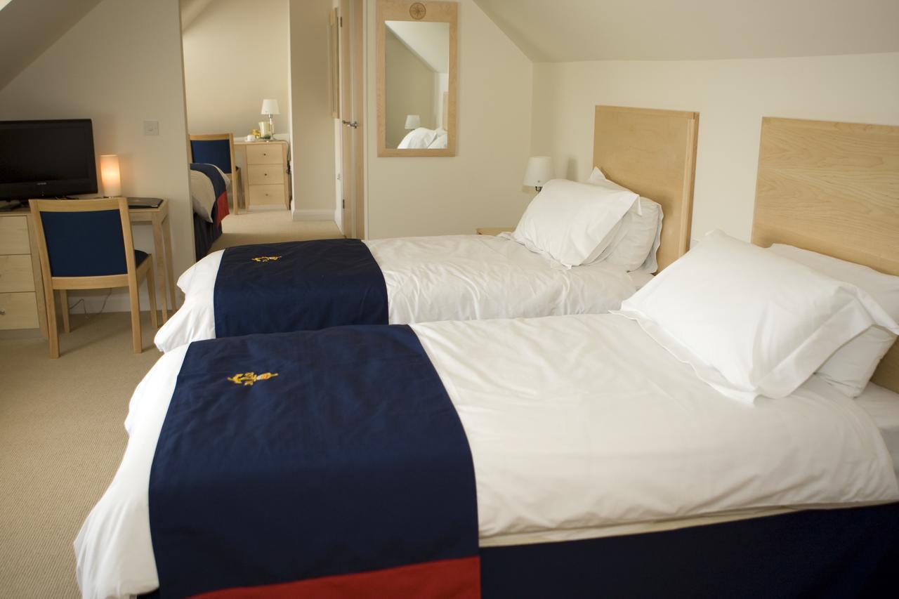 Royal Southern Yacht Club Hamble-le-Rice Extérieur photo